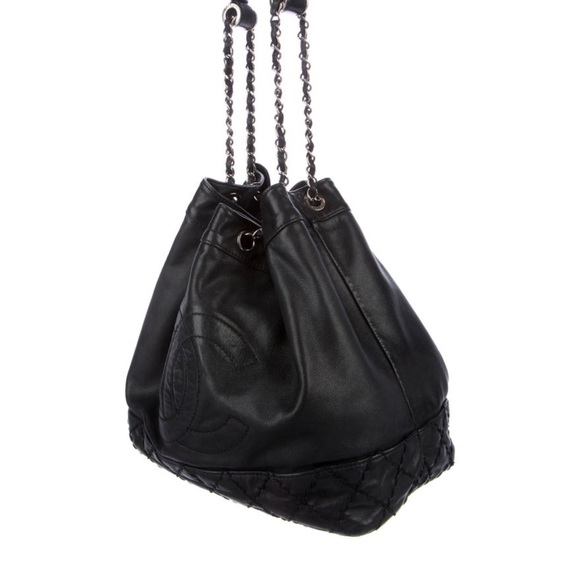 Authentic Chanel Black Leather Women's Bag - Picture 9 of 15